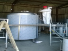 lití polyuretanové izolace nádrží pro pivovar - ležácké tanky